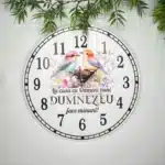 Ceas cu tipar "La casă cu oameni buni, Dumnezeu face minuni"